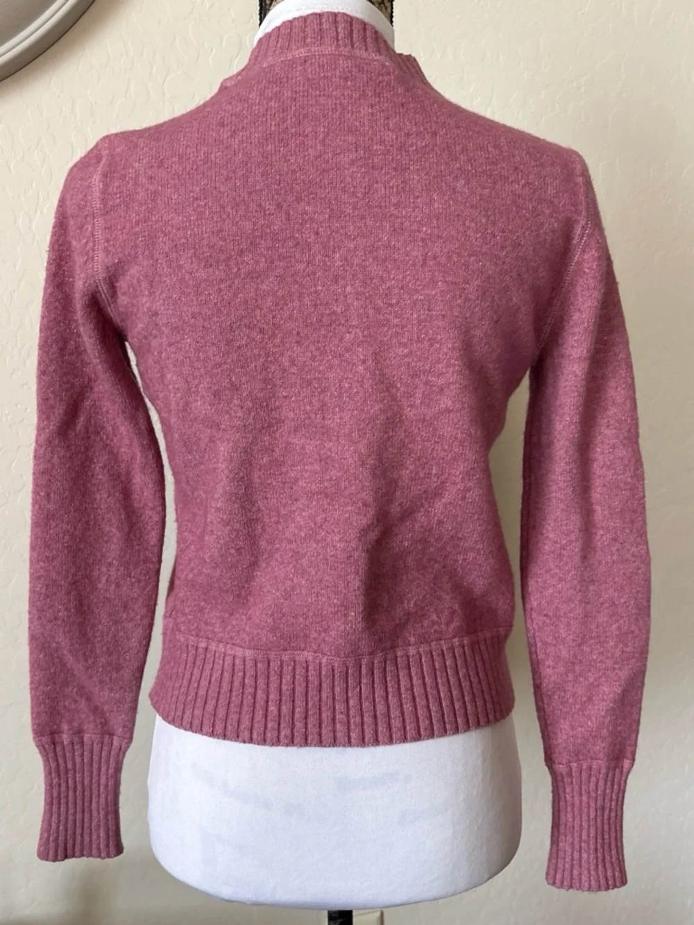 Banana Republic Rose Pink Crewneck wool blend Sweater. M